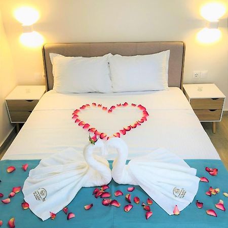 Peraía Navarino Luxe Suites With Sea View المظهر الخارجي الصورة
