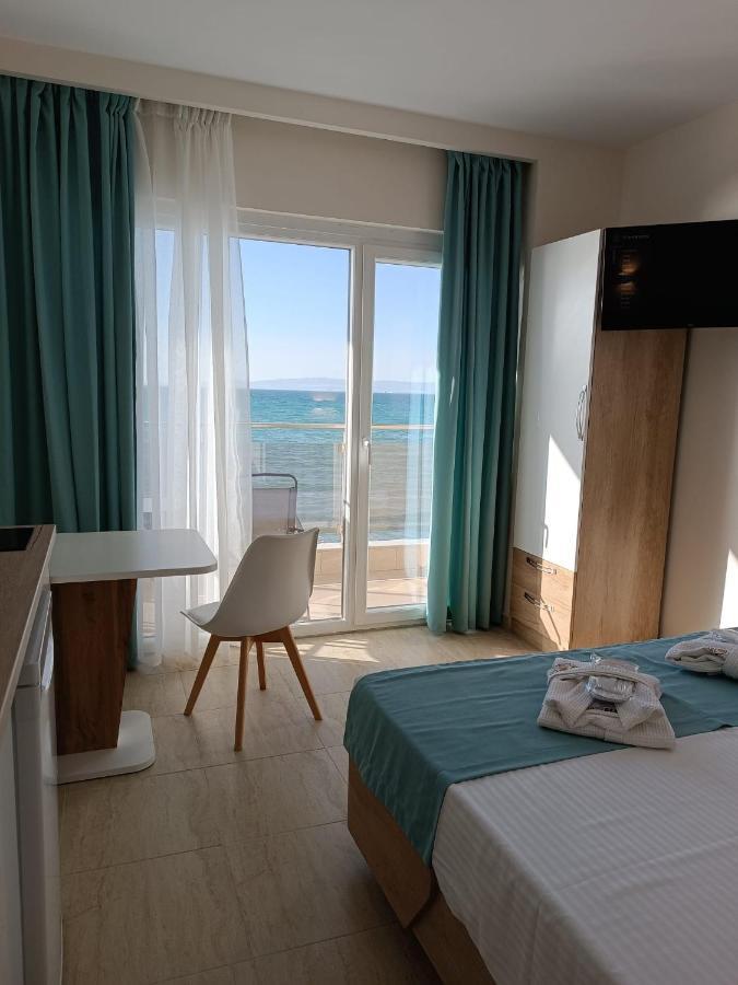 Peraía Navarino Luxe Suites With Sea View المظهر الخارجي الصورة