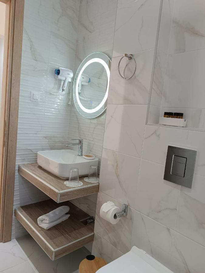 Peraía Navarino Luxe Suites With Sea View المظهر الخارجي الصورة