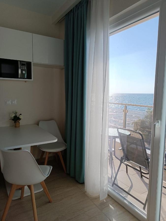 Peraía Navarino Luxe Suites With Sea View المظهر الخارجي الصورة